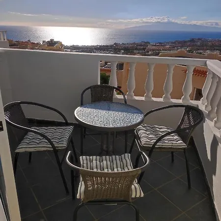 16 Sunset View Apartment *