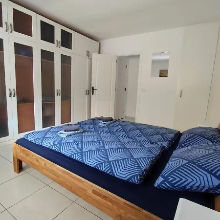 16 Sunset View Апартаменты *